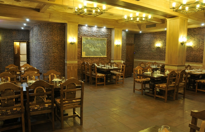 Tavern / Pandok Yerevan Restaurant